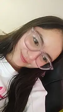 Snapshot of dannaparker chatting on 02/16/25, 10:43 dannaparker online show from 02/16/25, 10:43