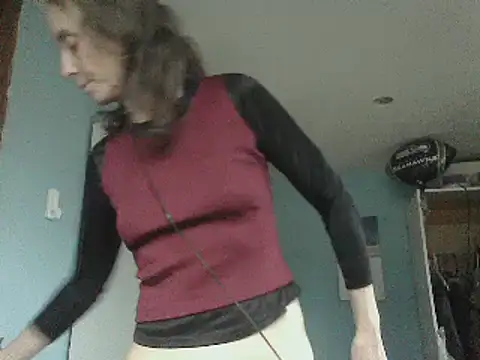 Snapshot of SexyRach75 chatting on 02/09/26, 04:00 SexyRach75 online show from 02/09/26, 04:00