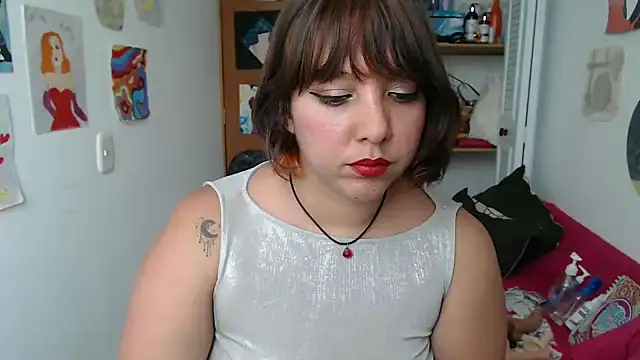 Snapshot of soynanabela28 chatting on 10/06/25, 05:21 soynanabela28 online show from 10/06/25, 05:21