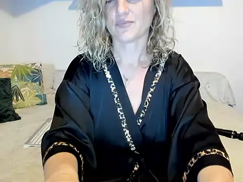 Snapshot of Jadore_able chatting on 02/05/25, 05:41 Jadore able online show from 02/05/25, 05:41