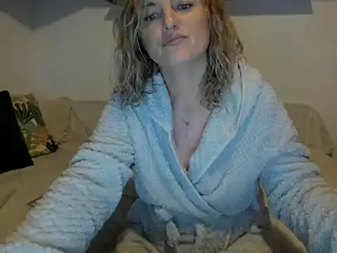 Snapshot of Jadore_able chatting on 02/27/25, 02:32 Jadore able online show from 02/27/25, 02:32