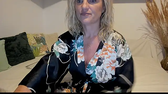 Snapshot of Jadore_able chatting on 09/11/25, 01:39 Jadore able online show from 09/11/25, 01:39