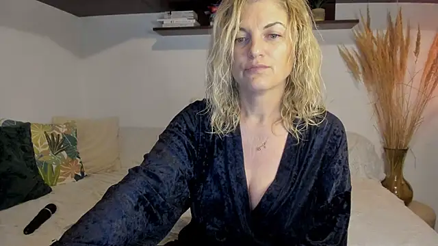 Jadore able online show from 05/22/26, 01:35