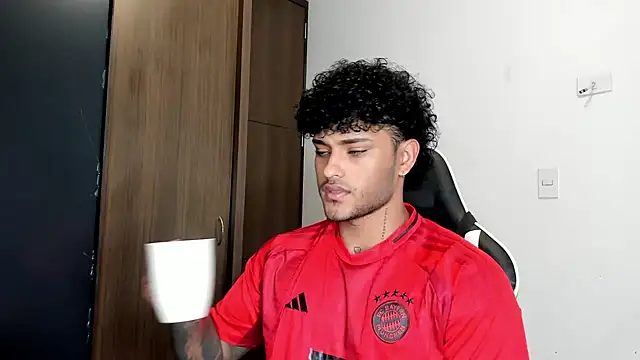 Alessandro Vanni online show from 12/16/24, 01:22