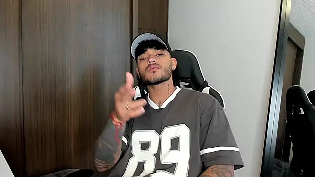 Alessandro Vanni online show from 12/29/24, 03:24