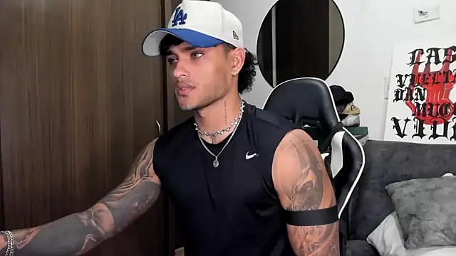 Alessandro Vanni online show from 09/12/25, 01:28