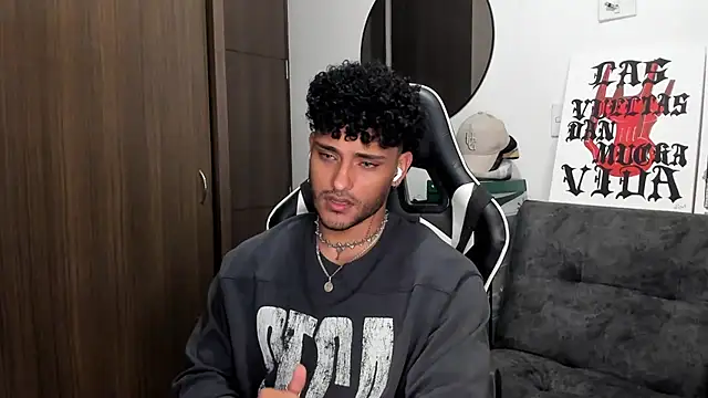 Alessandro Vanni online show from 09/29/25, 02:06