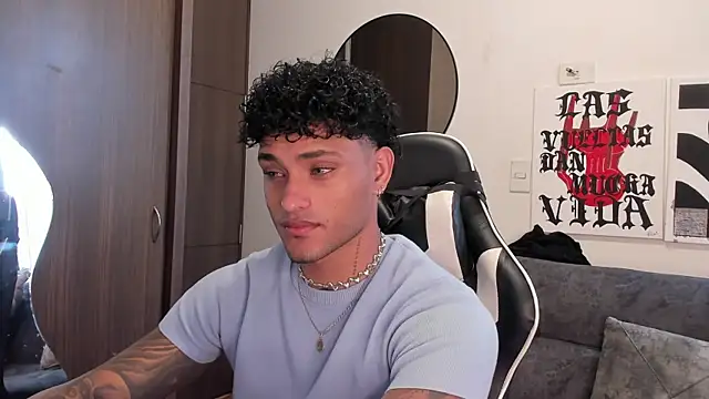 Alessandro Vanni online show from 12/21/25, 03:41