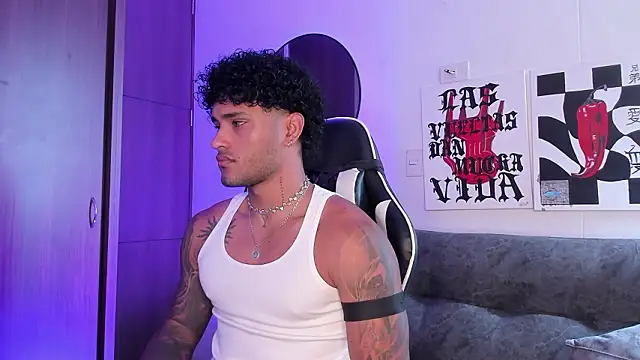 Snapshot of Alessandro_Vanni chatting on 03/16/26, 01:59 Alessandro Vanni online show from 03/16/26, 01:59
