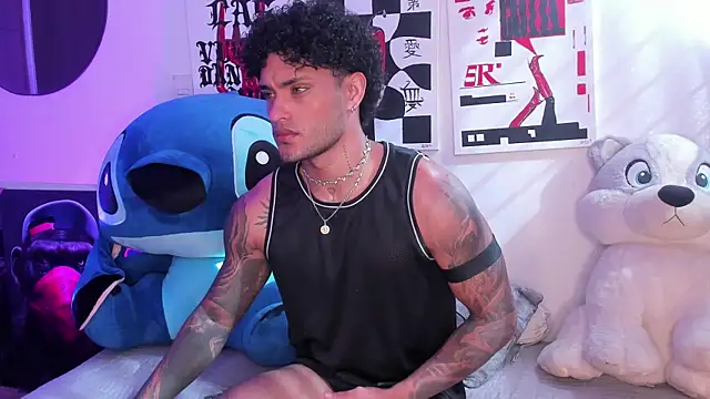 Snapshot of Alessandro_Vanni chatting on 05/09/26, 01:38 Alessandro Vanni online show from 05/09/26, 01:38