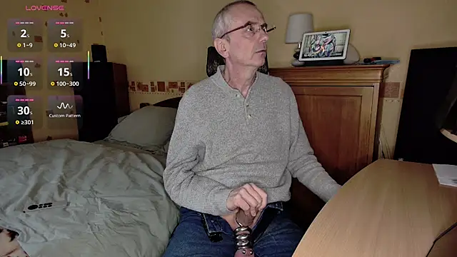 Snapshot of legaulois4691 chatting on 03/12/25, 02:45 legaulois4691 online show from 03/12/25, 02:45