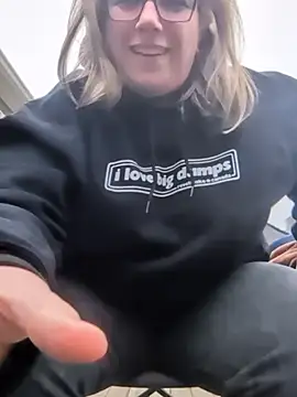 Snapshot of Canadian_BBW chatting on 03/11/26, 08:59 Canadian BBW online show from 03/11/26, 08:59