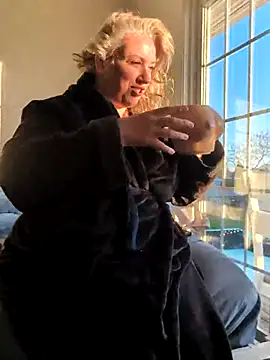 Snapshot of Canadian_BBW chatting on 04/09/26, 02:00 Canadian BBW online show from 04/09/26, 02:00