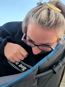 Snapshot of Canadian_BBW chatting on 04/22/26, 09:27 Canadian BBW online show from 04/22/26, 09:27