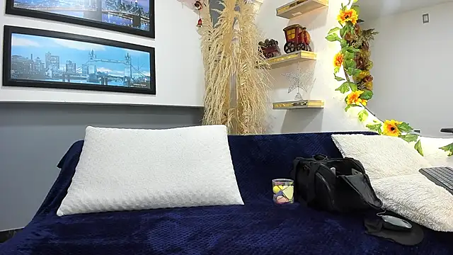 Snapshot of kagomme chatting on 12/02/25, 10:42 kagomme online show from 12/02/25, 10:42