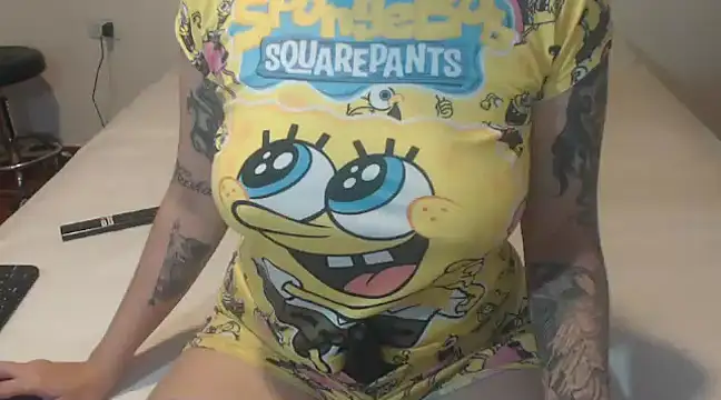 Snapshot of Tattoodreams_lucy chatting on 12/22/24, 08:14 Tattoodreams lucy online show from 12/22/24, 08:14