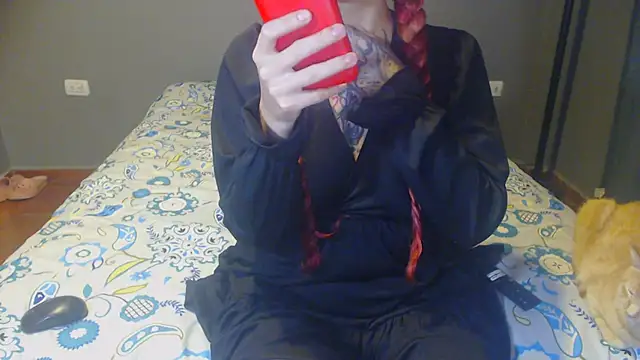 Snapshot of Tattoodreams_lucy chatting on 03/25/26, 12:49 Tattoodreams lucy online show from 03/25/26, 12:49