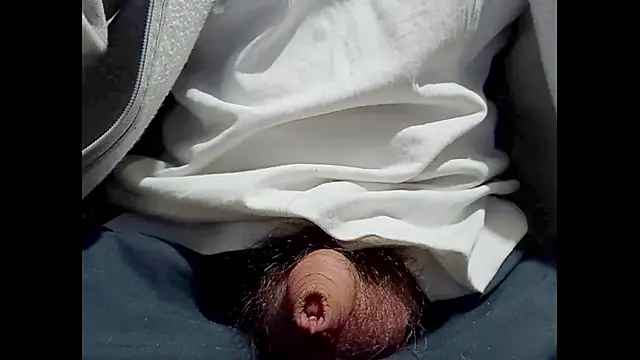 Snapshot of hairyuncut00 chatting on 01/16/25, 06:59 hairyuncut00 online show from 01/16/25, 06:59