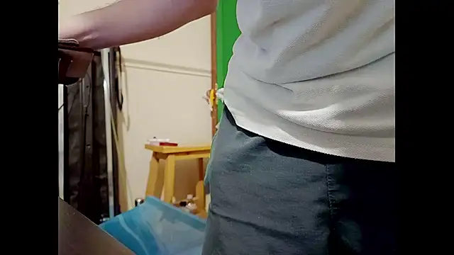 Snapshot of hairyuncut00 chatting on 02/10/25, 11:45 hairyuncut00 online show from 02/10/25, 11:45