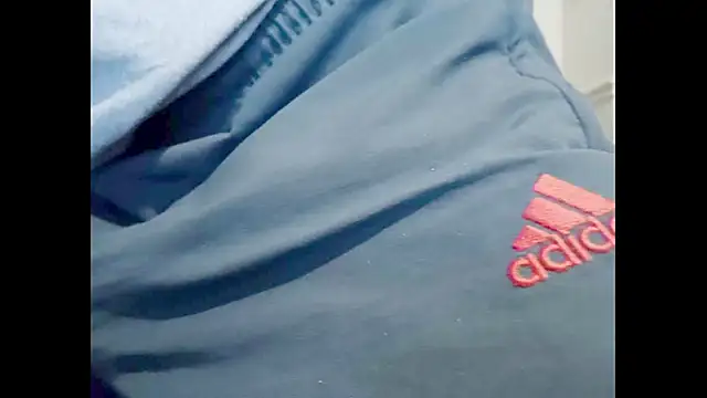 Snapshot of hairyuncut00 chatting on 10/02/25, 05:09 hairyuncut00 online show from 10/02/25, 05:09