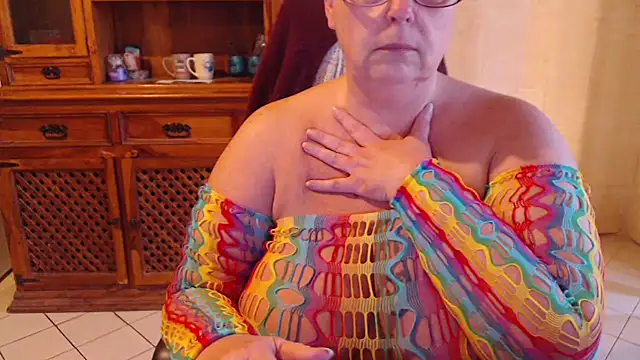 MISS LINDAH online show from 04/04/26, 05:27