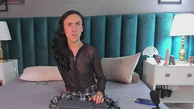 Snapshot of Karol_fenixx chatting on 03/07/25, 08:02 Karol fenixx online show from 03/07/25, 08:02