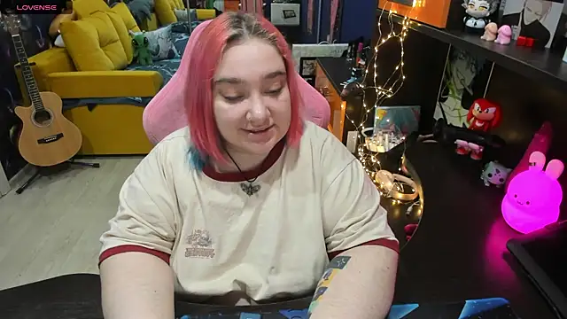 Softie Sofy online show from 02/12/25, 01:19