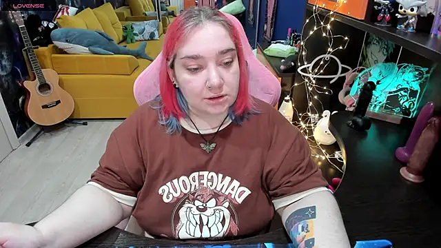 Softie Sofy online show from 03/18/25, 03:53