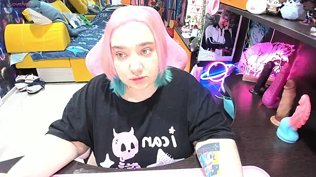 Softie Sofy online show from 03/03/26, 03:45