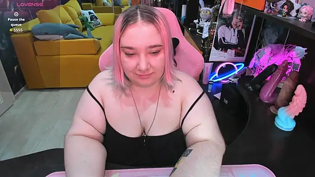 Snapshot of Softie_Sofy chatting on 06/27/26, 03:44 Softie Sofy online show from 06/27/26, 03:44