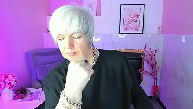 Snapshot of CarmenSoft chatting on 03/31/26, 08:31 CarmenSoft online show from 03/31/26, 08:31