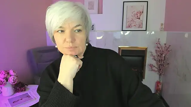 Snapshot of CarmenSoft chatting on 04/05/26, 08:39 CarmenSoft online show from 04/05/26, 08:39