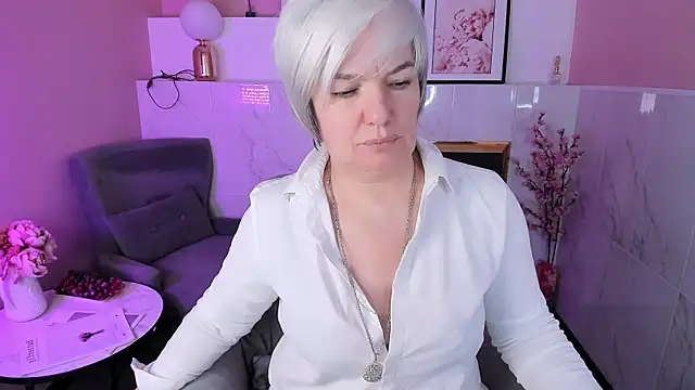 Snapshot of CarmenSoft chatting on 04/11/26, 07:45 CarmenSoft online show from 04/11/26, 07:45