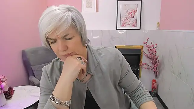 Snapshot of CarmenSoft chatting on 04/29/26, 09:02 CarmenSoft online show from 04/29/26, 09:02