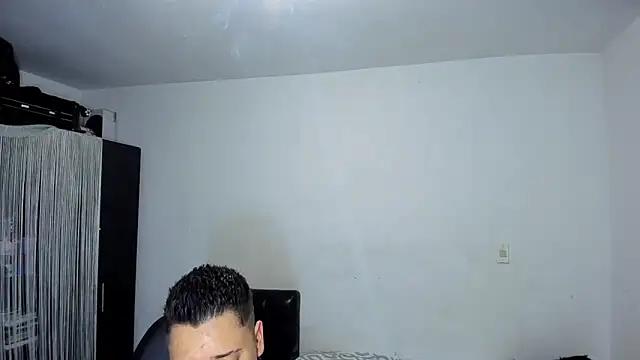 Snapshot of ares_sexxx chatting on 05/05/26, 10:51 ares sexxx online show from 05/05/26, 10:51