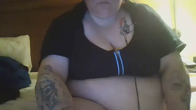 Snapshot of Ladyofmystery chatting on 12/25/24, 05:16 Ladyofmystery online show from 12/25/24, 05:16