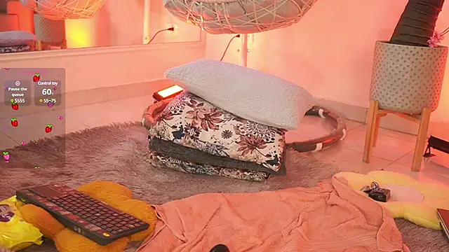 Snapshot of DalahiaRush chatting on 02/17/25, 05:43 DalahiaRush online show from 02/17/25, 05:43