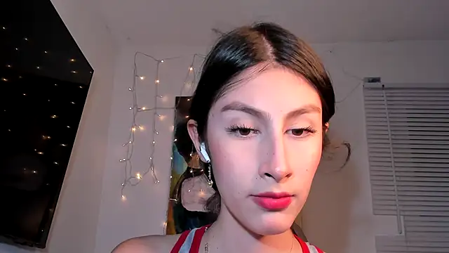 Snapshot of valeria_gonzales_ chatting on 12/30/24, 12:11 valeria gonzales online show from 12/30/24, 12:11