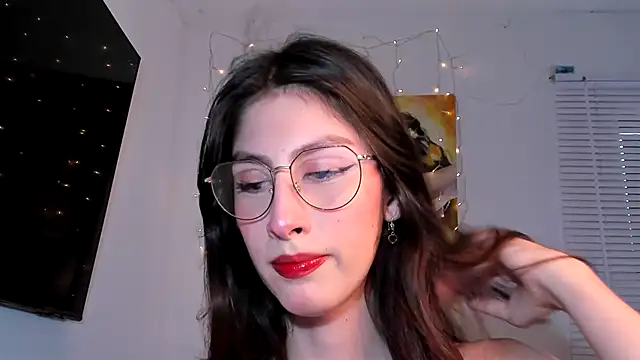 Snapshot of valeria_gonzales_ chatting on 01/05/25, 08:42 valeria gonzales online show from 01/05/25, 08:42