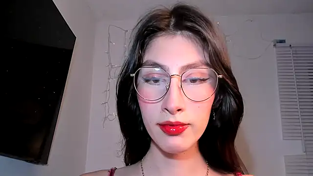 Snapshot of valeria_gonzales_ chatting on 01/06/25, 04:36 valeria gonzales online show from 01/06/25, 04:36