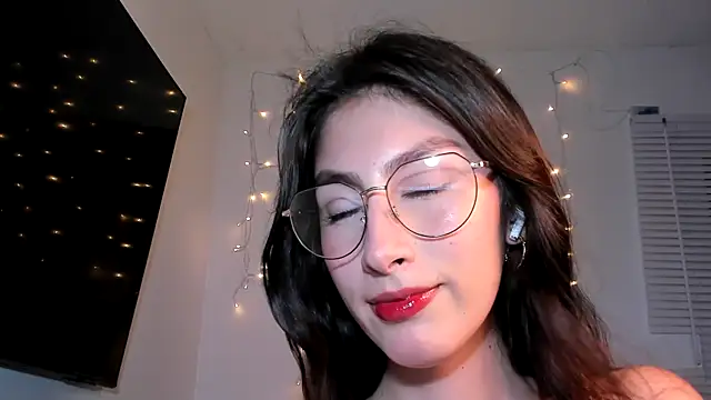 Snapshot of valeria_gonzales_ chatting on 01/08/25, 03:29 valeria gonzales online show from 01/08/25, 03:29