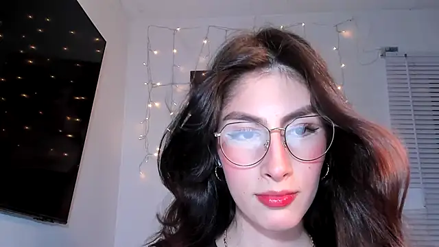 Snapshot of valeria_gonzales_ chatting on 01/11/25, 02:09 valeria gonzales online show from 01/11/25, 02:09