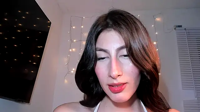 Snapshot of valeria_gonzales_ chatting on 01/12/25, 02:24 valeria gonzales online show from 01/12/25, 02:24