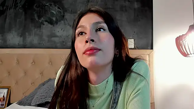 Snapshot of valeria_gonzales_ chatting on 02/04/25, 02:28 valeria gonzales online show from 02/04/25, 02:28