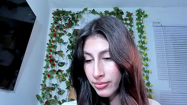 Snapshot of valeria_gonzales_ chatting on 02/20/25, 10:59 valeria gonzales online show from 02/20/25, 10:59