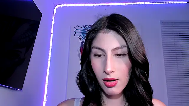 Snapshot of valeria_gonzales_ chatting on 03/15/25, 11:50 valeria gonzales online show from 03/15/25, 11:50