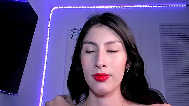 Snapshot of valeria_gonzales_ chatting on 03/16/25, 03:14 valeria gonzales online show from 03/16/25, 03:14