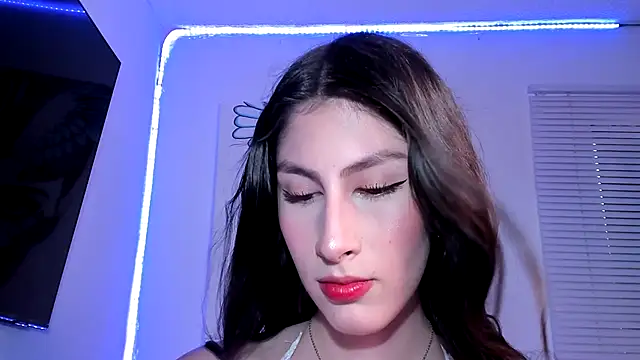 Snapshot of valeria_gonzales_ chatting on 03/20/25, 09:46 valeria gonzales online show from 03/20/25, 09:46