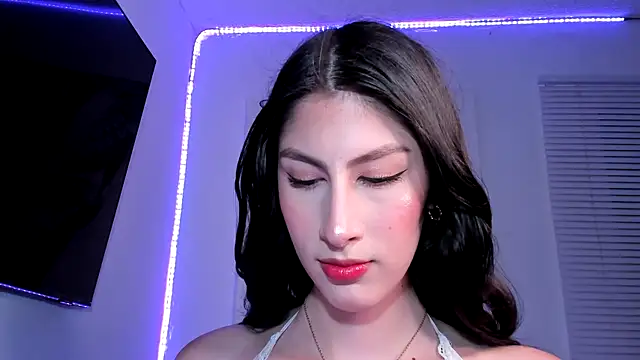 Snapshot of valeria_gonzales_ chatting on 03/23/25, 12:04 valeria gonzales online show from 03/23/25, 12:04