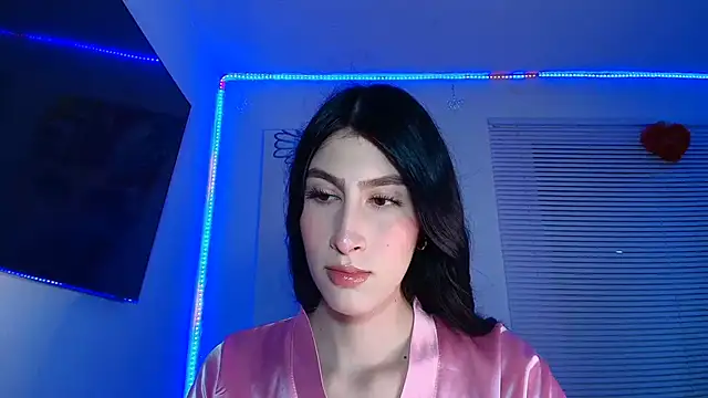 Snapshot of valeria_gonzales_ chatting on 10/31/25, 12:00 valeria gonzales online show from 10/31/25, 12:00